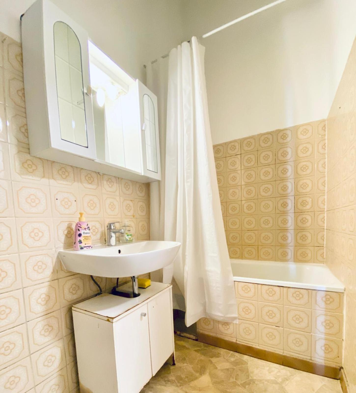 Apartment Comfy 3br In Prime Location Wien